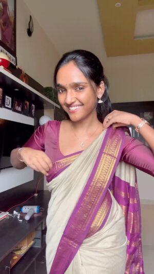 Dharshini Sambathkumar Instagram - Loved styling this cotton saree from @theveshtistore 🥹🤍 
.
.
.
Saree,styling ✨
#saree #cottonsaree