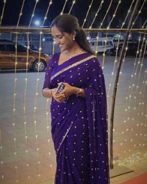 Dharshini Sambathkumar Instagram - Minukkum minu minukumeyyyy✨🎨 
Beautiful saree from @hafsaaddotcom