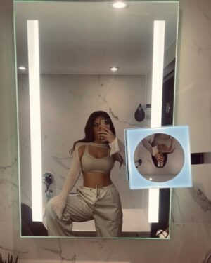 Dhurata Dora Instagram - Comment ca va?🤍 #octoberrandoms