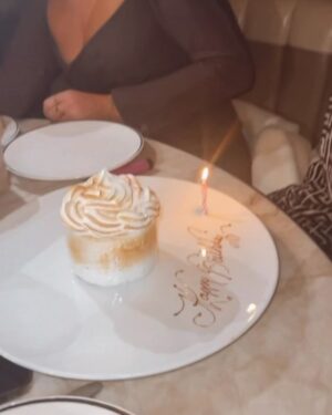 Dhurata Dora Instagram - Birthday in NYC 🎂
Thank you to everyone for the birthday wishes🤍
annnnd for 1 Mio views in 1 day on #criminal 😍🥺🙏 JU DUA