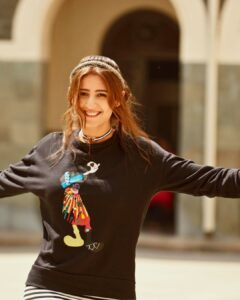 Singer Dhvani Bhanushali HD Photos and Wallpapers March 2025