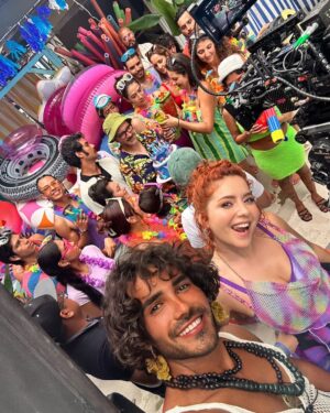 Diana Bovio Instagram - Ya van a conocer a Polly en La Más Fan. 1o de Mayo @netflixlat 💖🍄👙🩴🌸🦞🌊✨