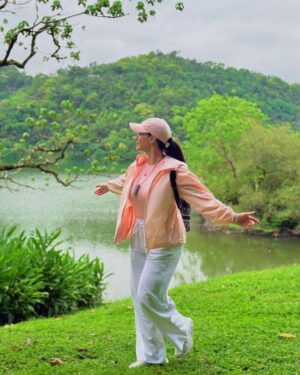Diana Haddad Instagram - Just another adventure 🍃⛰️⛩️

#dianahaddad_look