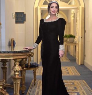 Diana Haddad Instagram - إطلالتي من عرس #ال_سعود الملكي في #إيطاليا .. 
ربي يسعدهم ويفرحهم دوم 🤍 
#dianahaddad_look 
#diana_haddad 
#dianahaddad 
#ديانا_حداد