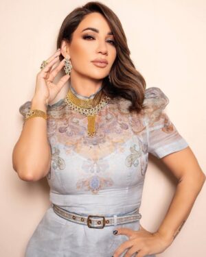 Diana Haddad Instagram - من خلال زيارتي لمعرض الشرق الأوسط في إمارة #الشارقة للساعات والمجوهرات .. شكراً مجوهرات #الرميزان على الدعوة الكريمة وحفاوة الاستقبال 🤍
@alromaizanuae 
#ديانا_حداد #DianaHaddad