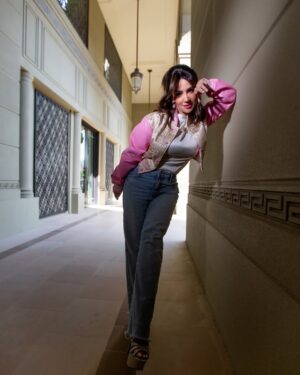Diana Haddad Instagram - #الناس_الحلوة 🩷
#dianahaddad_look