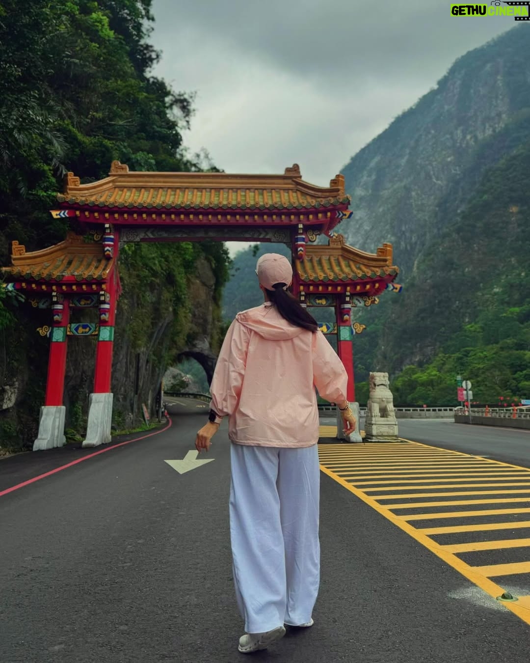 Diana Haddad - 82.5K Likes - Just another adventure 🍃⛰️⛩️
#dianahaddad_look