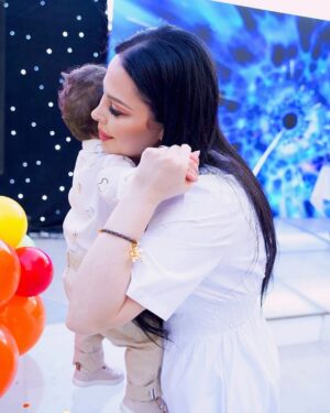 Diana Karazon Instagram - كوكبي الصغير 🪐R🤍

#راشد_معاذ_العمري