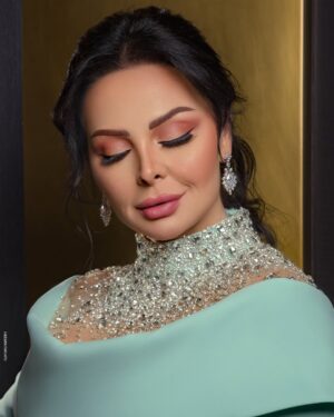 Diana Karazon Instagram - 🧜🏻‍♀️🤍
@thaher.baqer 
#dianakarazon #ديانا_كرزون