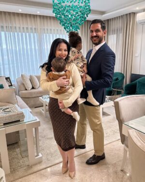 Diana Karazon Instagram - ‏"ومَا العيد الا وطن حُدودُه عائِلتي "🕊️🤍

@omari.moath
#عيد_الفطر_المبارك #كل_عام_وانتم_بخير #معاذ_العمري #ديانا_كرزون