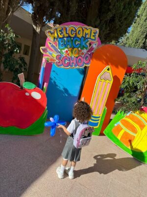 Diana Karazon Instagram - 🎒🚌✏️First day of school for Salma 👧🏻
3/9/2024
#سلمى_معاذ_العمري #معاذ_العمري #ديانا_كرزون