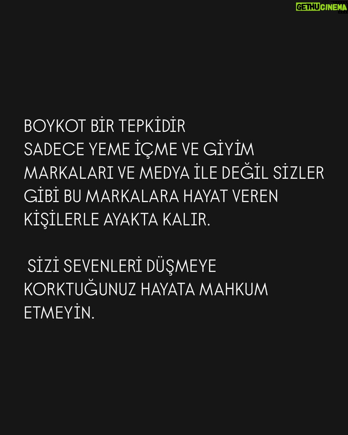 Didem Soydan - 56.4K Likes - İyi Bayramlar