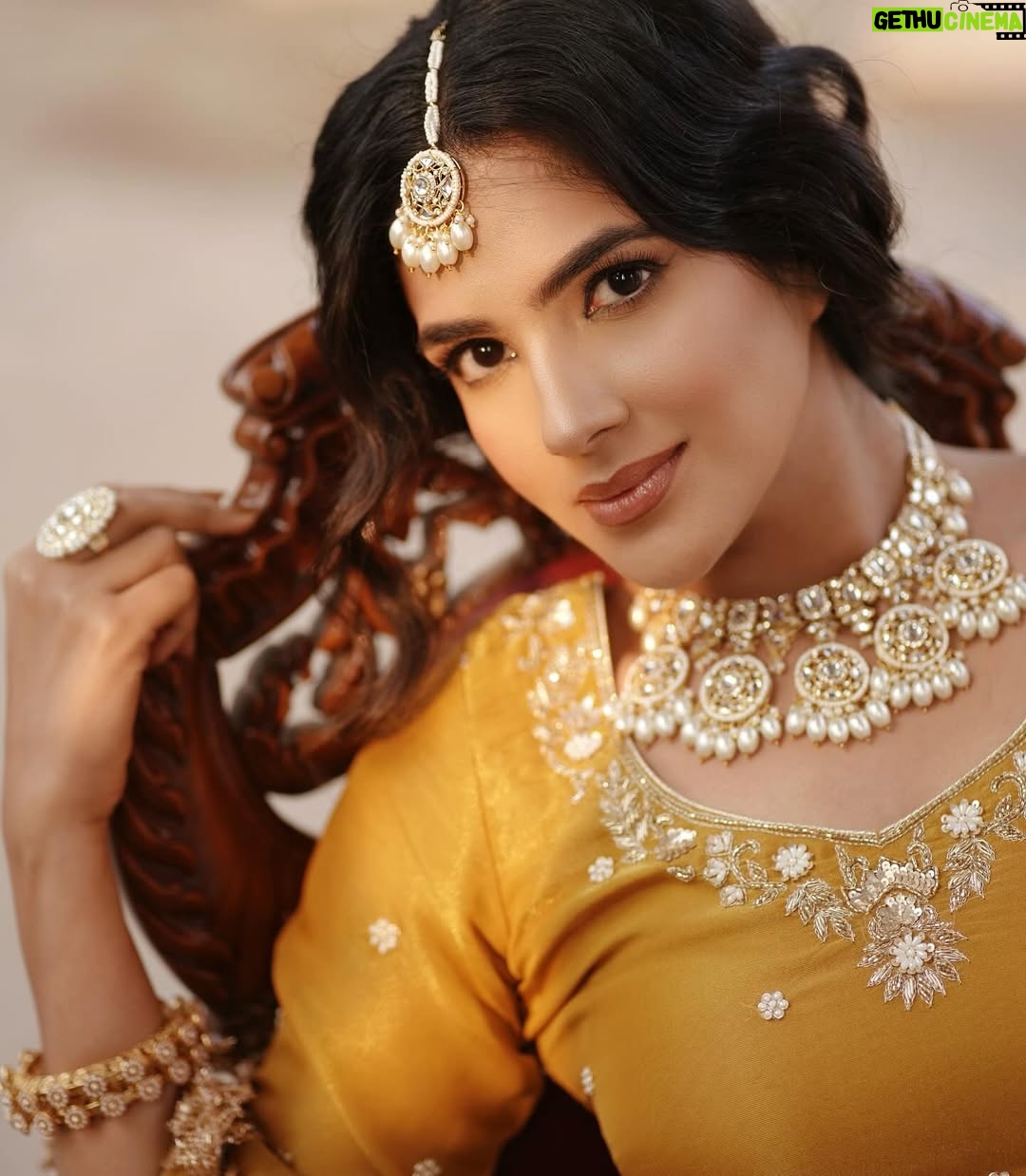 Diljott - 202.4K Likes - š¹šššš¹
.
Clicks: @capturing_master
Outfit: @balbirstore
@balbirstoreunstich
Jewels: @jazbaatjewels
Hmua: @kamalbuttar_makeup_artist
Location: @hlvfilmcity
#WomensDay