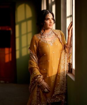 Diljott Instagram - 🌹💛💛💛🌹

.
Clicks: @capturing_master
Outfit: @balbirstore
@balbirstoreunstich 
Jewels: @jazbaatjewels
Hmua: @kamalbuttar_makeup_artist
Location: @hlvfilmcity

#WomensDay
