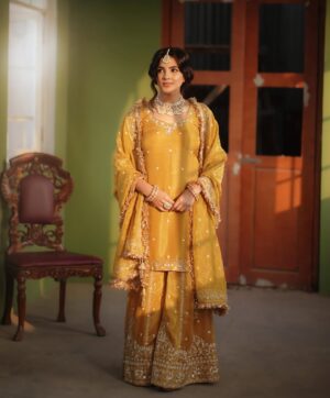 Diljott Instagram - 🌹💛💛💛🌹

.
Clicks: @capturing_master
Outfit: @balbirstore
@balbirstoreunstich 
Jewels: @jazbaatjewels
Hmua: @kamalbuttar_makeup_artist
Location: @hlvfilmcity

#WomensDay