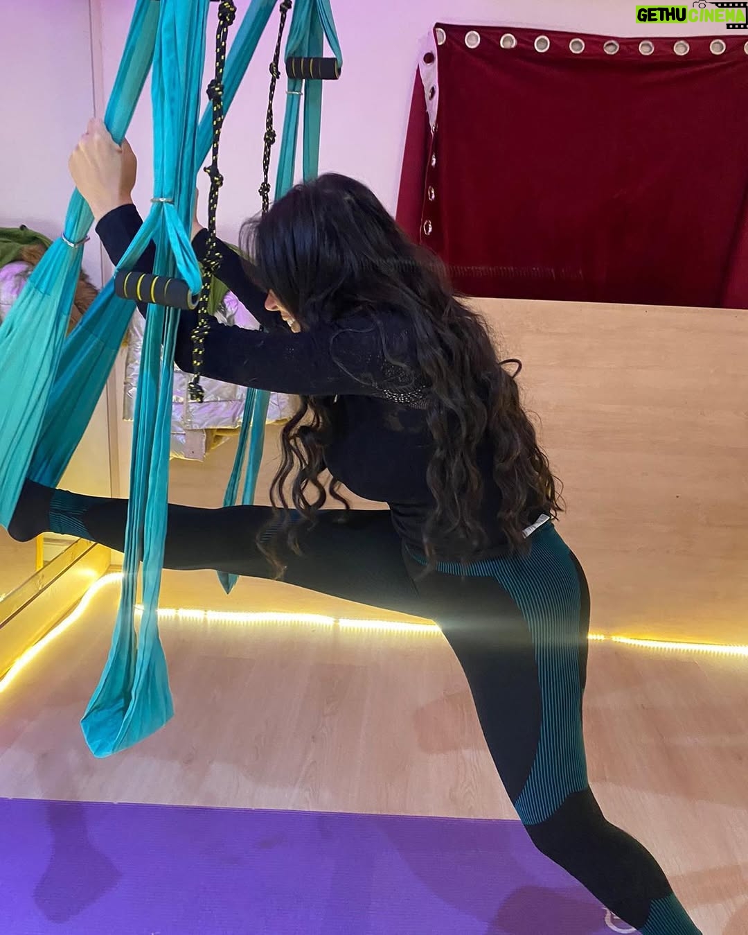 Dina - 20.8K Likes - Lovely morning 🌞☘️❤️
Air Yoga session @thirdeyeacademy.eg
#dina #yoga #positivevibes #thirdeyeacademy
#دينا