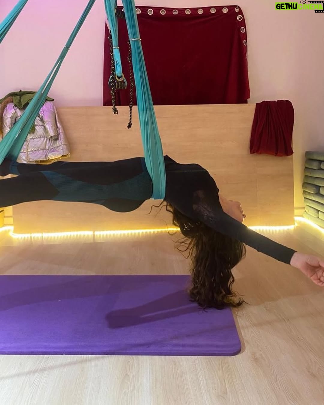 Dina - 20.8K Likes - Lovely morning 🌞☘️❤️
Air Yoga session @thirdeyeacademy.eg
#dina #yoga #positivevibes #thirdeyeacademy
#دينا