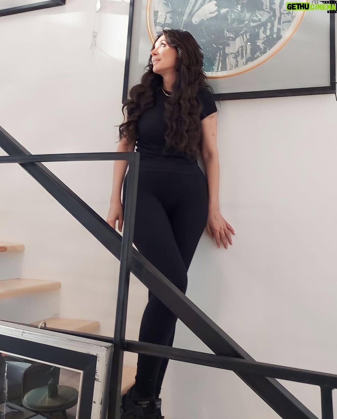 Dina - 10K Likes - Lovely 🥰 Morning ❤️❤️
Every day is a good day.
#dina #morning #positivevibes
Photography @amrsherif.art
@amsol.showroom