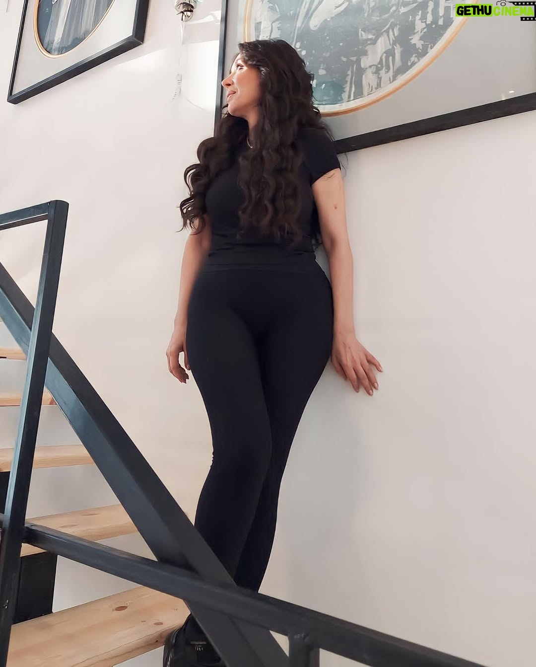Dina - 10K Likes - Lovely 🥰 Morning ❤️❤️
Every day is a good day.
#dina #morning #positivevibes
Photography @amrsherif.art
@amsol.showroom