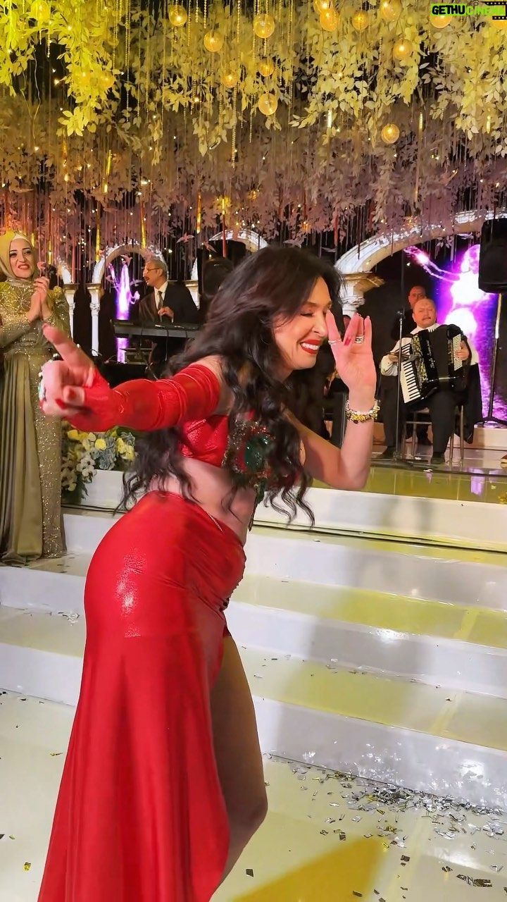 Dina - 19.7K Likes - يا قمر ♥️♥️
#دينا | #dina