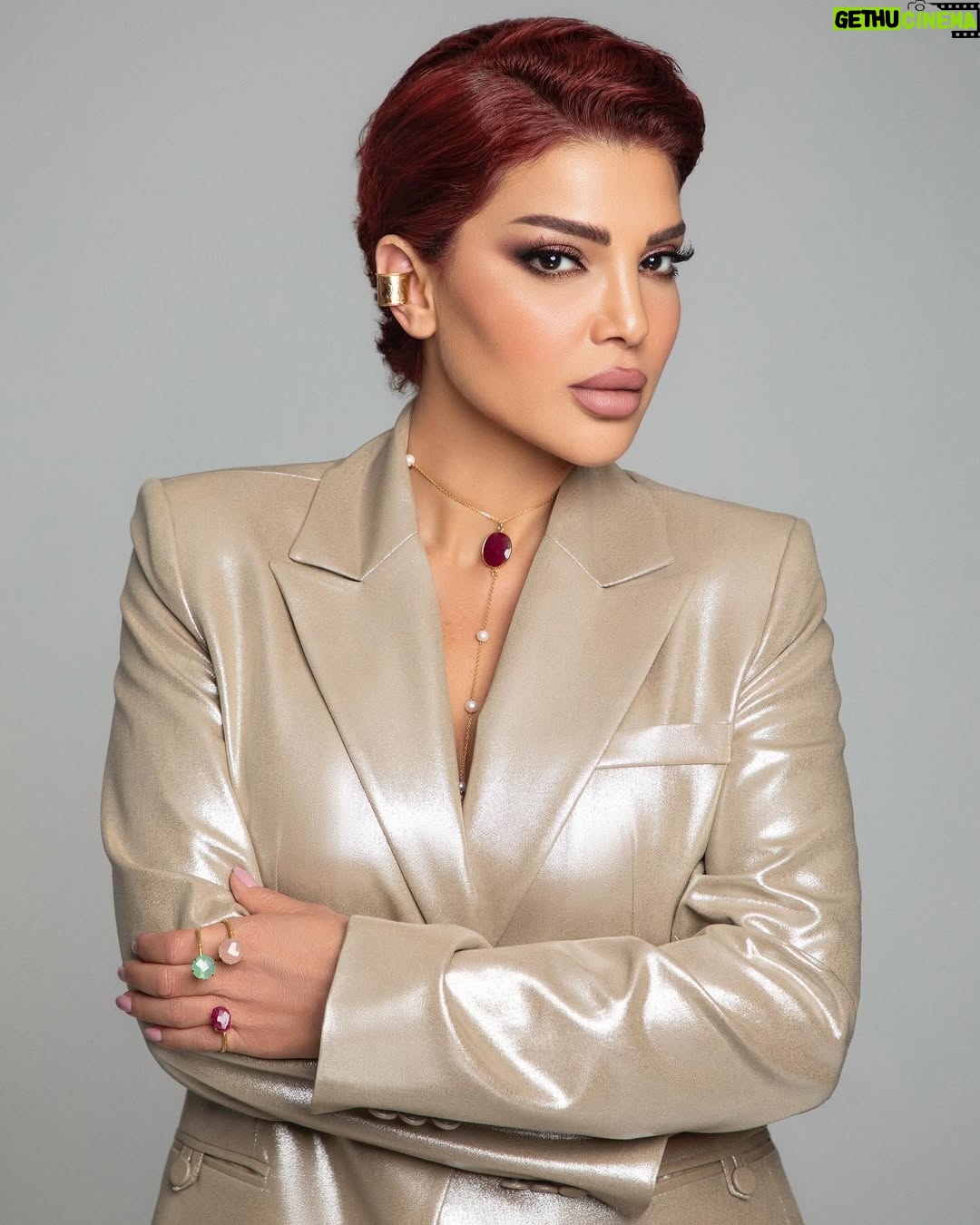 Dina Hayek - 1.8K Likes - أنا ما بدي تروح بكفيني جروح إذا بتغيب بيوقف قلبي وإذا بضل بياخد روح ❤️
#دينا_حايك
Makeup: @eva.atallah
Hair: @josephsaadofficial
Stylist: @georgeschamoun.stylist
Photo: @kifah.ballani
Suit: @zerothirtynine
Jewelry: @rapture.me