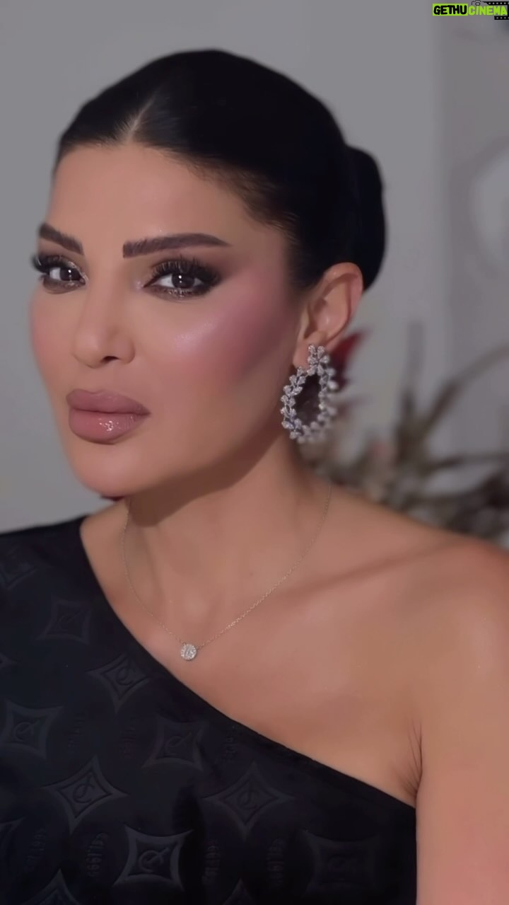 Dina Hayek - 2.5K Likes - My 💄on the Star 💫 icon @dinahayekofficial 🫶
#دينا_حايك#مكياج#اناقة#خبيرة_التجميل_نادين_محمد #ريلز