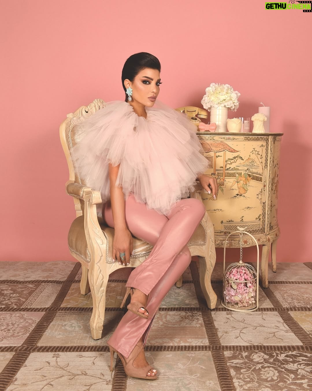 Dina Hayek - 6K Likes - دينا الصوت الحلو الحساس والقلب الطيب لمتلو صاروا قلال.. رجعت تغمر قلبنا بطلتها على التليفون والتلفزيون وشو كلنا منحب نشوفك بصحة كاملة وسعادة ونجاح🤍.
@dinahayekofficial 🤍
#style by @georgeschamoun.stylist
#makeup by @makeupbylara
#fashion @khodorhautecouture
#jewelry by @auroreezzedine
•
•
•
#dubai🇦🇪 #dubai #دبي #ابوظبي #الامارات #photographer #nojoom_support #photography #shooting #shoot #amazing #fashion #model #celebrity #perfect #zobian #zobianstudio #zobiansaad #lebanon #beirut