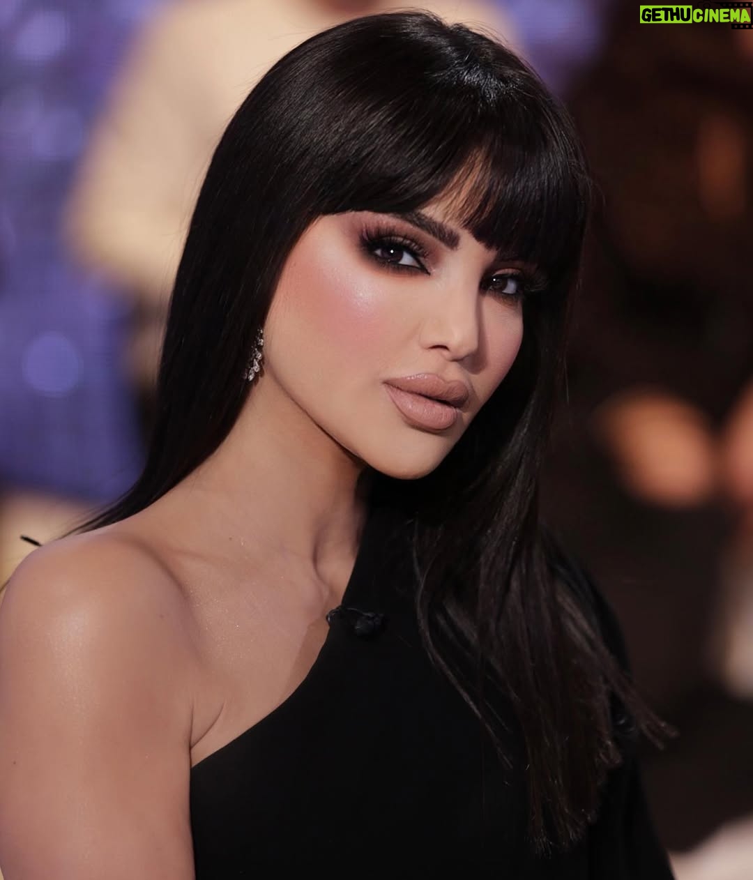 Dina Hayek - 2.7K Likes - Rate this look 💎
