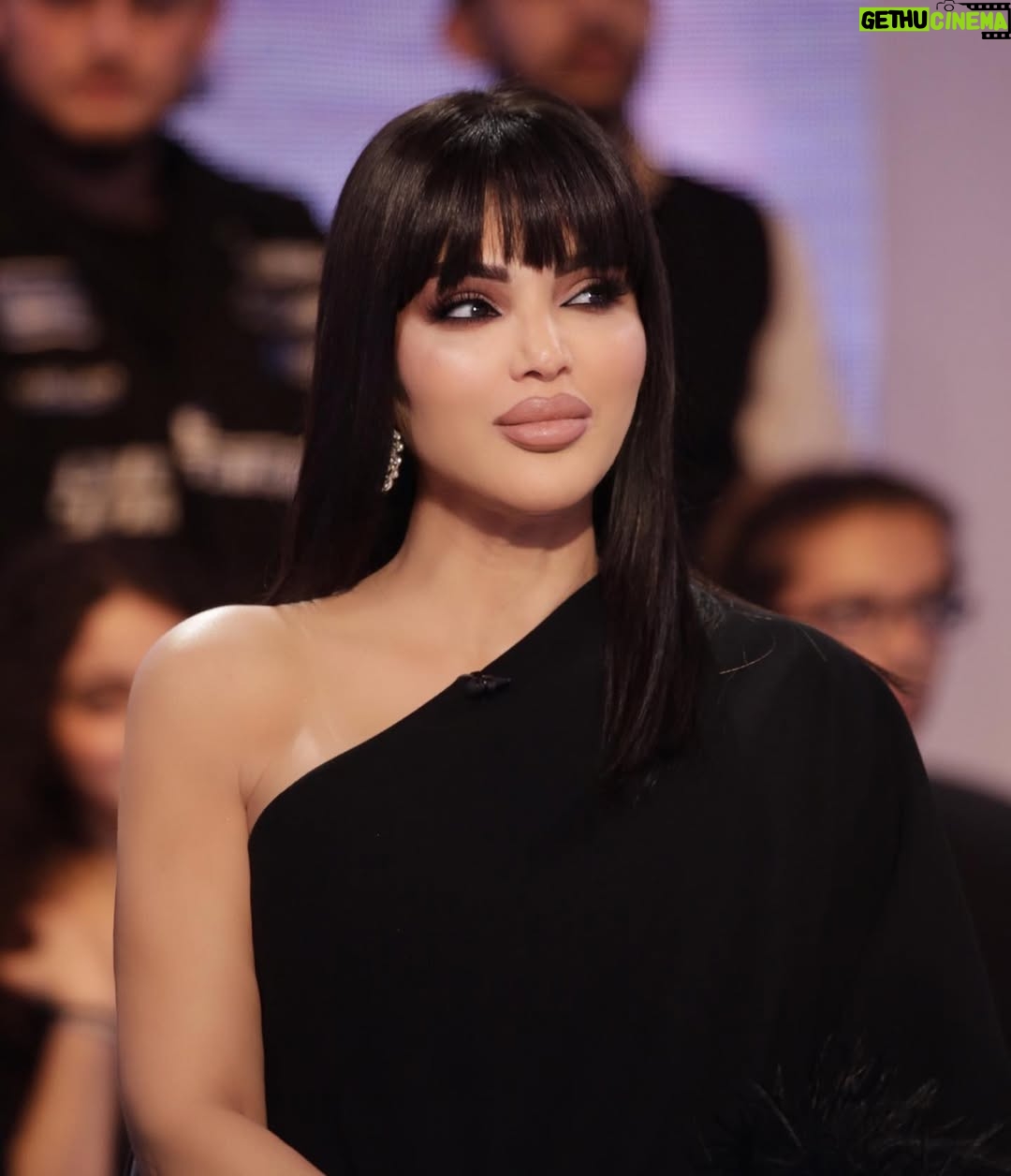 Dina Hayek - 2.7K Likes - Rate this look 💎