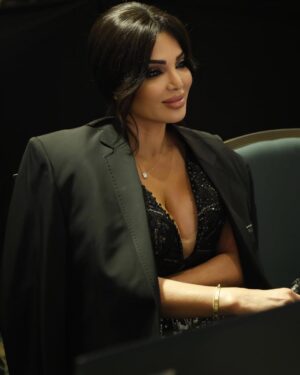 Dina Hayek Instagram - من حفل تخرج طلاب جامعة AUST  قسم تصميم الازياء 
Special thanks for the designer: @jean_pierre_lahoud 
Makeup @makeupbylara 
Hair @mikekojak
