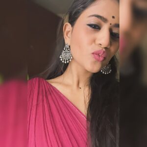 Divya Dharshini Instagram - 💋🌚
.
#loveurself #secret #🙈 
.
#🖤