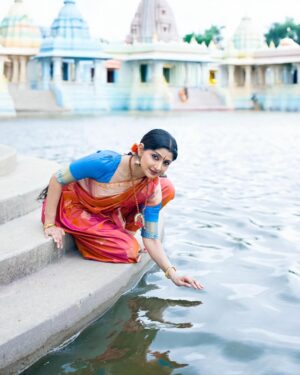 Divyaa Unni Instagram - Like a river,  life’s path unfolds. 

PC: @vvaranasiphotography