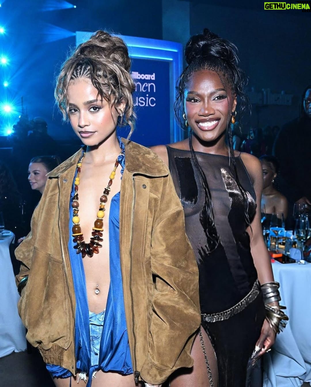 Doechii - 742.7K Likes - Woman of the year 🪷 @billboard
Shoutout to all of the women on my team that keep this whole thing running, I love yall !
Jayda Love, DJ Miss Milan, Jessica Eason, Danielle Nicholson, Caroline Yim, Chase Chandra, Caroline Fromm, Juliette Hill, Dee Carrion, Orla Gorman, Erin Cooney, Ambrosia Healy, Lillia Parsa, Jen Ashworth, Jennie Swiatowy, Savannah Benton, Zoe Gillespie and Jodie Gerson. All BRILLIANT, hard working and just as deserving of this win as me.