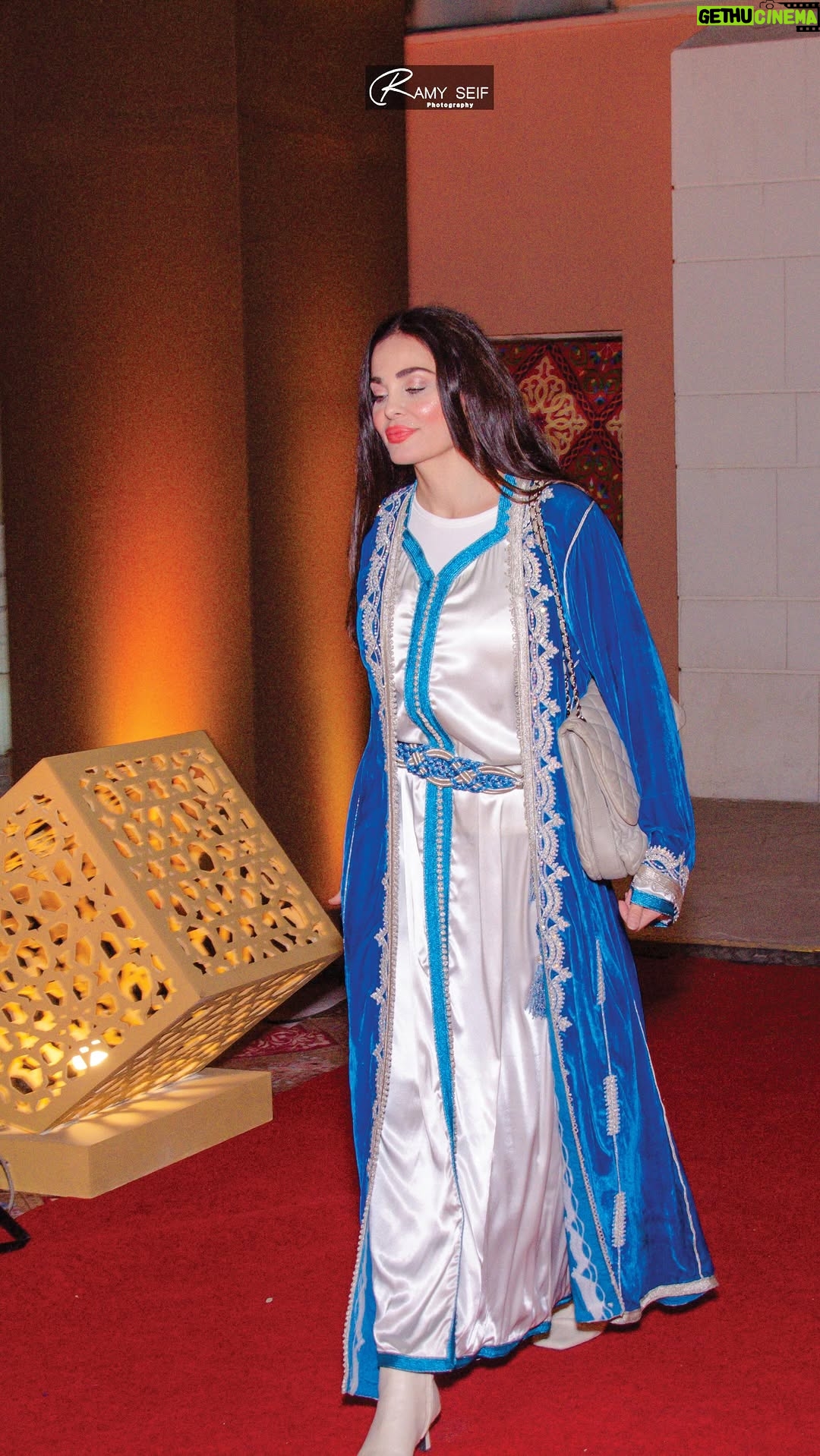 Dominique Hourani - 3 Likes - Bla bla bla 🤷♀️ هم مستفزّين بالاسئلة ساعات صراحة
