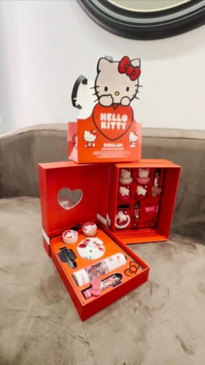 Dominique Hourani Instagram - حبيت المجموعة مع العلبة بتاعتهم 
SHEGLAM X Hello Kitty 
#SHEGLAM #SHEGLAMcollection#SHEGLAMhellokitty #asmrunboxing #asmr @SHEGLAM @sheglam_official