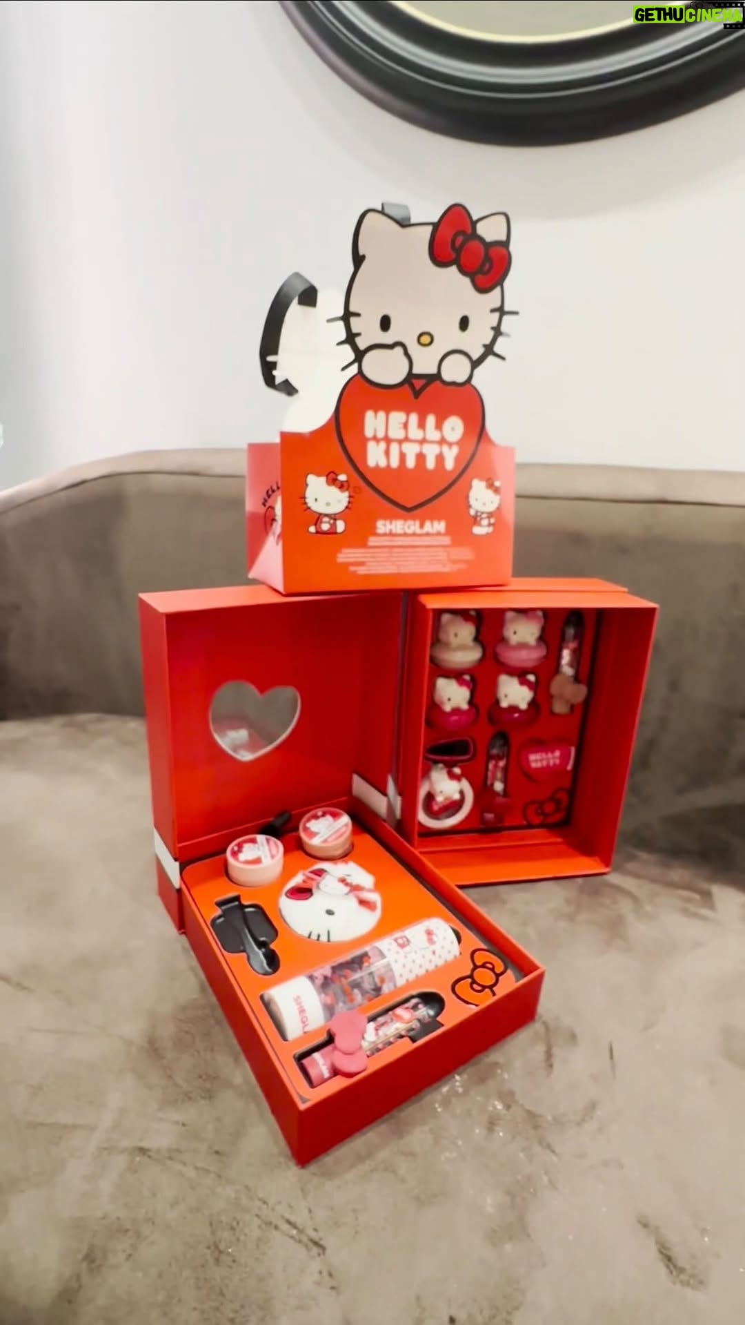 Dominique Hourani - 3 Likes - حبيت المجموعة مع العلبة بتاعتهم
SHEGLAM X Hello Kitty
#SHEGLAM #SHEGLAMcollection#SHEGLAMhellokitty #asmrunboxing #asmr @SHEGLAM @sheglam_official