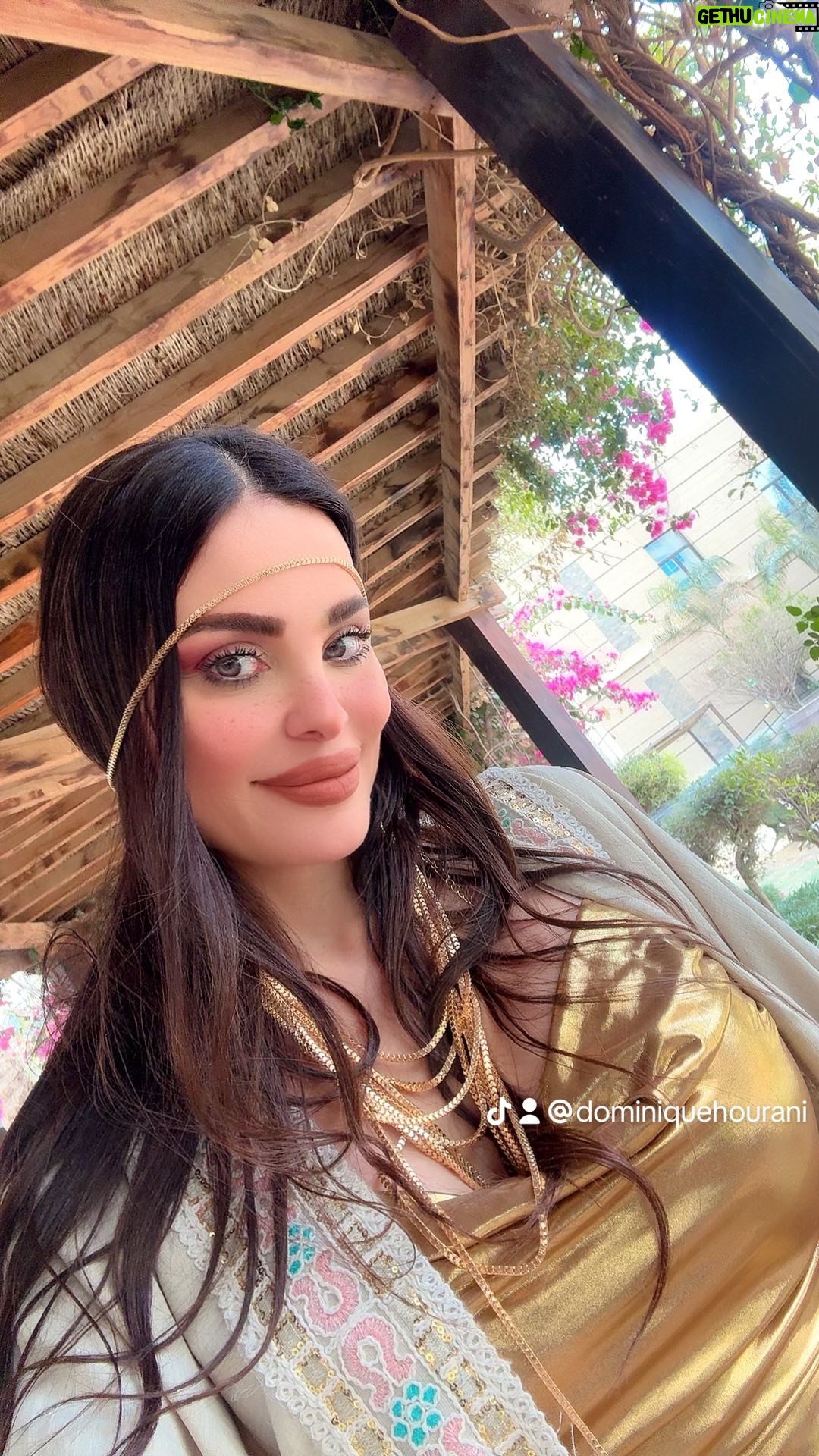 Dominique Hourani - 3 Likes - عتريس مسيطر …#عتريس #دومينيك #عريس
بس العريس اسمر وكحيل وحده عزبه وفيها دوار كمان 😂