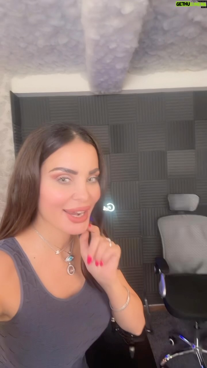 Dominique Hourani - 4.8K Likes - الفرق بين اللبوة والأسد …في الحب