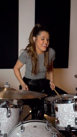 Domino Santantonio Instagram - best drum intro of all time? 🥁✨

#imcomingout #dianaross #tonythompson #drums #drummer #drumintro #groove #disco #ludwig #paiste #vicfirth #remo #ultimateears #audimute #meinlpercusion #batterie