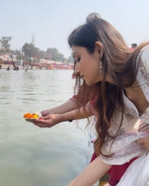 Donal Bisht Instagram - Went Ram Mandir too with family on the way back from MahaKumbh 🙏🏻 🌸 😇✨ what a beautiful journey from Saryu river to hanuman gadi to Ram mandir 🕉️ 

( phones were not allowed inside Ram mandir this time as it was high alert , maybe next time but the journey is imprinted in my heart & mind #divine 😌✨) 
(Later are some pics from Mahakumbh area too )

#ram #mandir #ayodhya #saryu #river #hanumangadi #rammandir #blessing #sprituality #god #family #visit #memory #mustvisit #landofgod #india #hinduism #in #pooja #best
