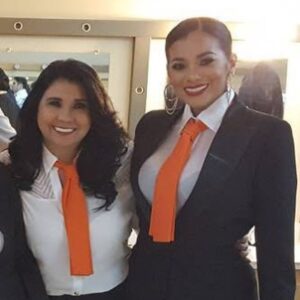 Dora West Instagram - No puedo aún asimilar esta horrible noticia. Me he quedado sin aliento y es que la muerte sorpresiva arranca de un soplo la sonrisa. 
No puedo,  tan siquiera, imaginar el dolor de su familia, a quienes quiero tanto.  Solo Dios podrá llevarlos a encontrar consuelo. 

Qué en paz descanse mi querida @anabuljubasich