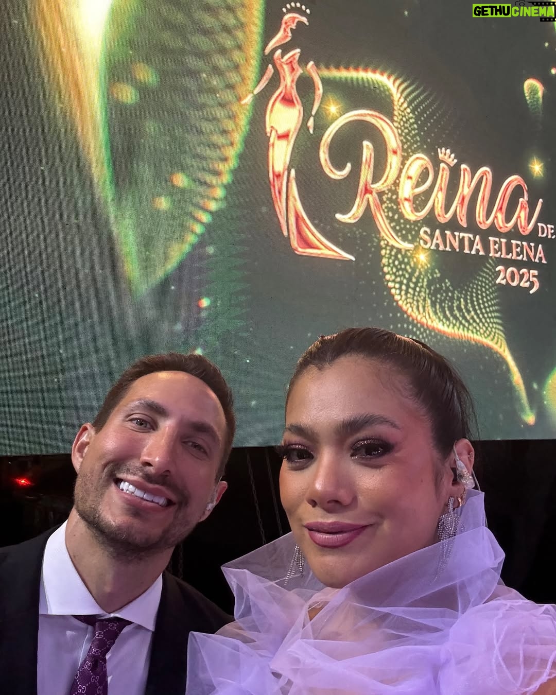 Dora West - 12.6K Likes - Un hermoso fds! Trabajo y familia ❤️❤️❤️
1. De vuelta a casita 🙏🏽
2. Mi vestido @xclusive15 para la conducción de Reina de Santa Elena ❤️
3. Mi dupla en reinados 🤣 @eduandradej
4. El plato favorito de Danilito, pescado con espinas (así le llama).
5. No sé si se los he contado pero Danilito tuvo una experiencia fea con una ola a los 3 años (estando en la orilla). Bueno hoy fue su primera vez dentro del mar (tiene 7) ❤️❤️❤️❤️
6. Danilito molestando a la mamita.
7. Mi mamita ❤️
8. Mi trend de la playa fallido 😞
9. 😋
10. Mamáááááááá , Danilo me está molestandoooooo!!!!!
11 y 12: Bonus 🙌🏽
Si llegaron hasta aquí, GRACIAS….. Aquí casual fomentando la lectura! 😘