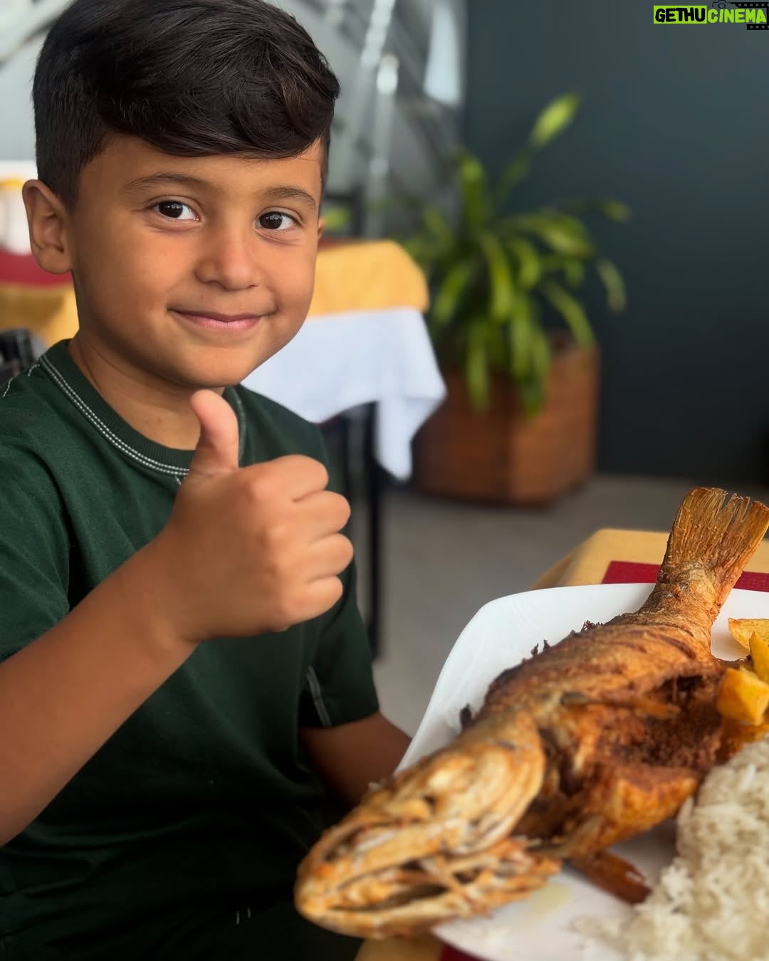 Dora West - 12.6K Likes - Un hermoso fds! Trabajo y familia ❤️❤️❤️
1. De vuelta a casita 🙏🏽
2. Mi vestido @xclusive15 para la conducción de Reina de Santa Elena ❤️
3. Mi dupla en reinados 🤣 @eduandradej
4. El plato favorito de Danilito, pescado con espinas (así le llama).
5. No sé si se los he contado pero Danilito tuvo una experiencia fea con una ola a los 3 años (estando en la orilla). Bueno hoy fue su primera vez dentro del mar (tiene 7) ❤️❤️❤️❤️
6. Danilito molestando a la mamita.
7. Mi mamita ❤️
8. Mi trend de la playa fallido 😞
9. 😋
10. Mamáááááááá , Danilo me está molestandoooooo!!!!!
11 y 12: Bonus 🙌🏽
Si llegaron hasta aquí, GRACIAS….. Aquí casual fomentando la lectura! 😘