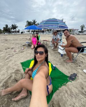 Dora West Instagram - Entre sol, arcoíris, lluvia y gente que me gusta! ❤️