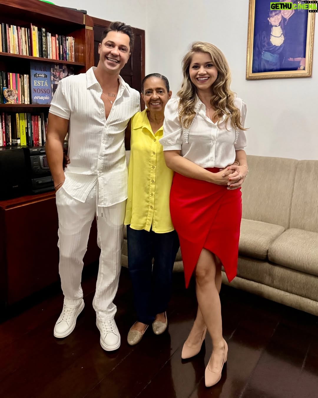 Dora West - 26K Likes - La silla vacía nos sorprendió en el último trimestre del 2024, solo puedo pedir, y desear, salud para todos, que es invaluable, en este 2025.
Familia Vitanis y sus agregados ❤️