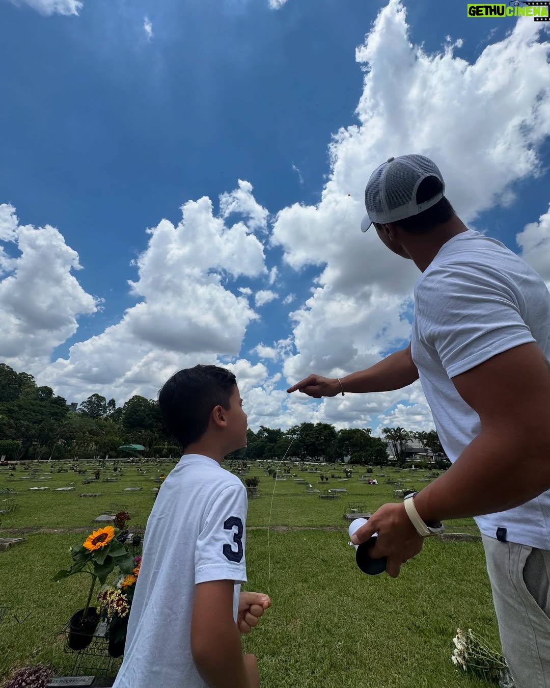 Dora West - 17.7K Likes - 🤍 JR 🙏🏽
Danilito dijo que en el cielo había la forma de un corazón , y sí, nosotros también lo vemos.
“Si pudiéramos ver el mundo con los ojos de un niño, veríamos la magia en todo” 🤍