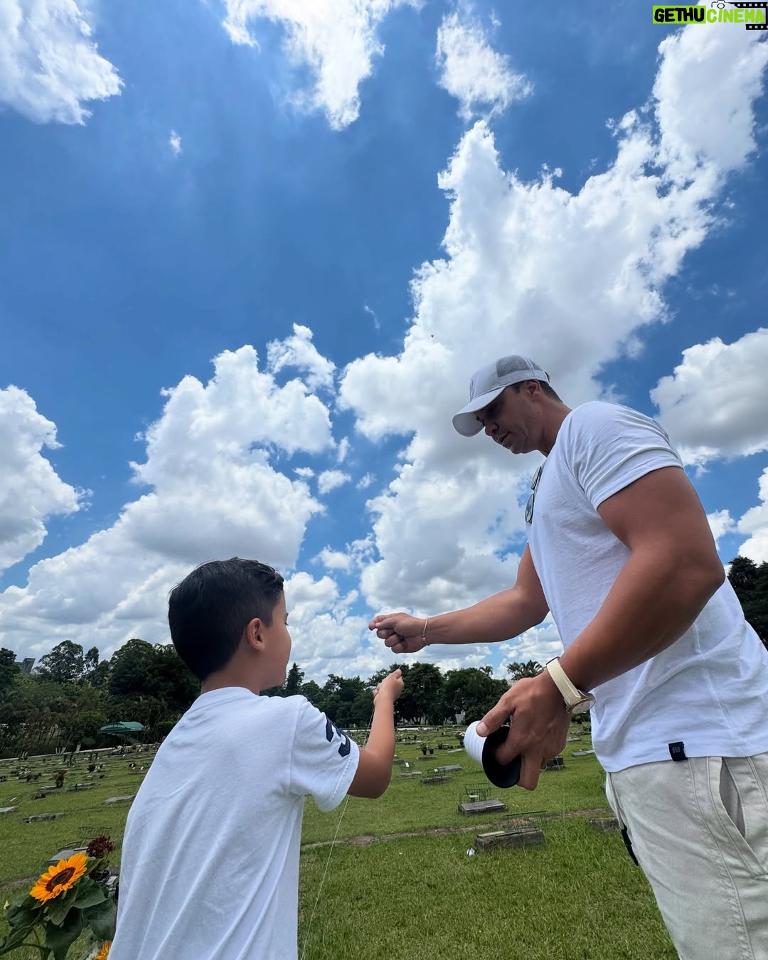 Dora West - 17.7K Likes - 🤍 JR 🙏🏽
Danilito dijo que en el cielo había la forma de un corazón , y sí, nosotros también lo vemos.
“Si pudiéramos ver el mundo con los ojos de un niño, veríamos la magia en todo” 🤍