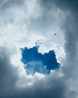 Dora West Instagram - 🤍 JR 🙏🏽

Danilito dijo que en el cielo había la forma de un corazón , y sí, nosotros también lo vemos. 
“Si pudiéramos ver el mundo con los ojos de un niño, veríamos la magia en todo” 🤍