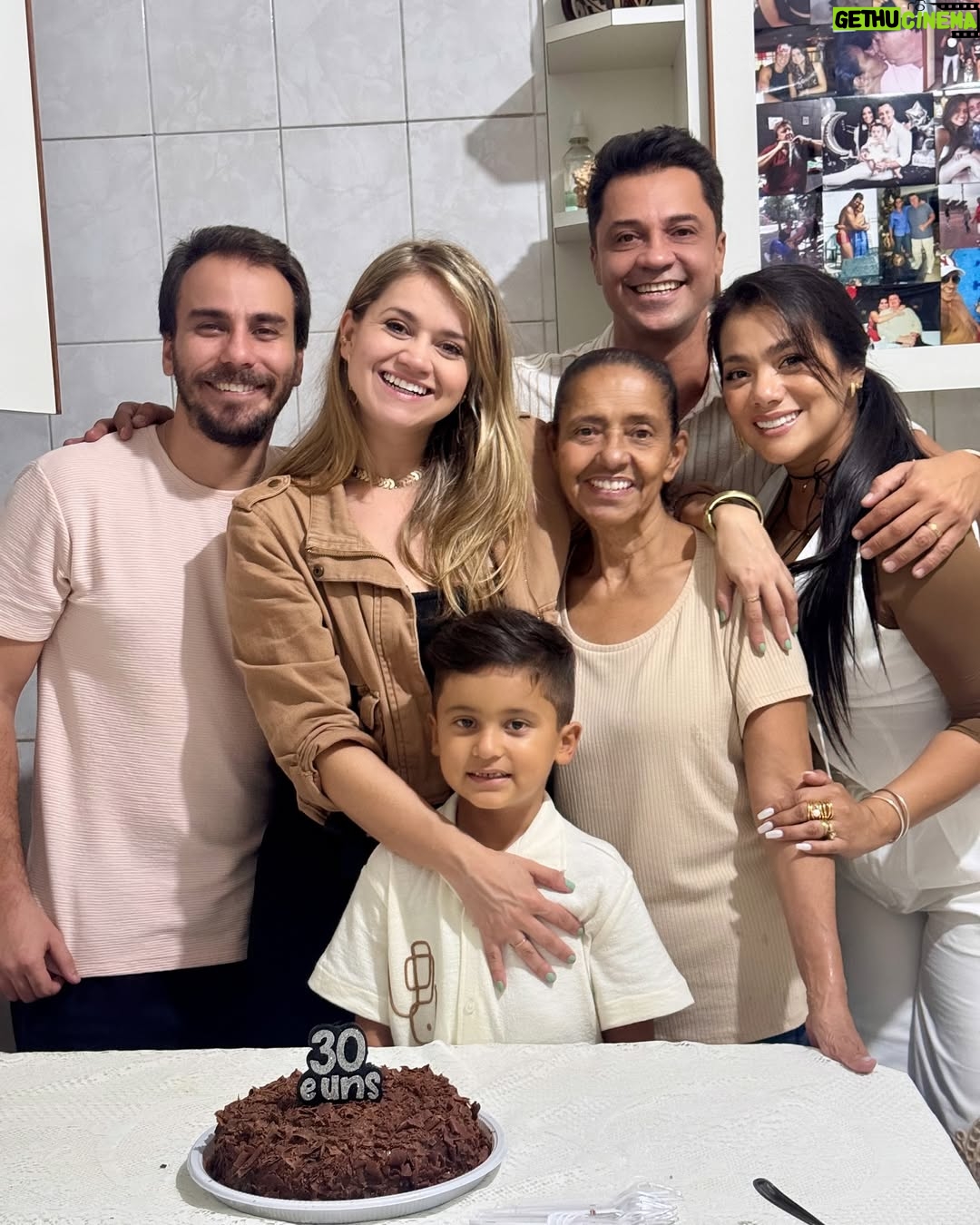 Dora West - 16.3K Likes - Navidad, amigo secreto, cumpleaños de #LaTíaAlelila @alessandravitanis FAMILIA ❤️🤍