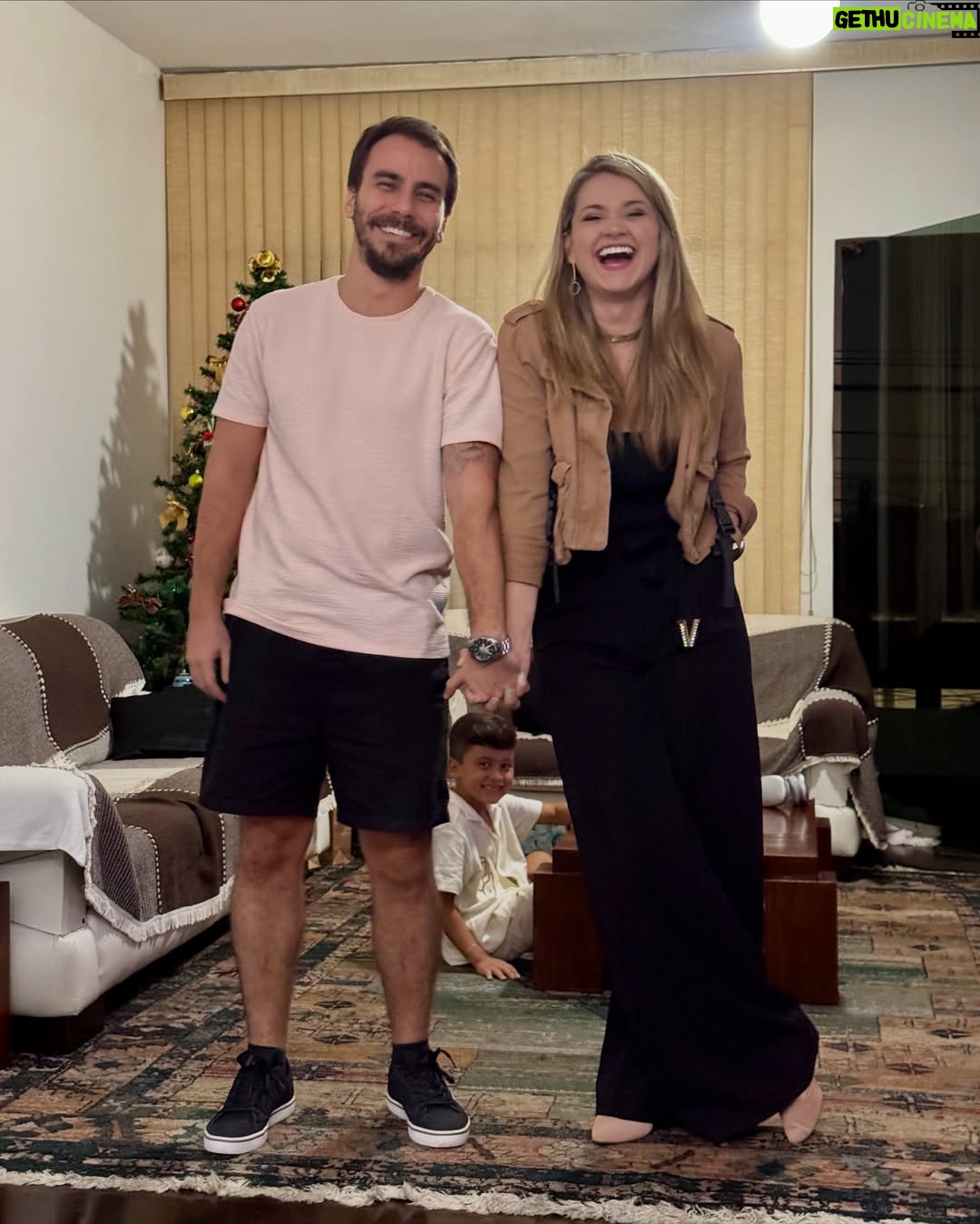 Dora West - 35.9K Likes - Nuestros corazones más juntos que nunca. Corazones que palpitan con tristeza , con fortaleza, con ausencia física y con recuerdos vivos. 🇧🇷
@danilo_vitanis @alessandravitanis @joaopaulolana